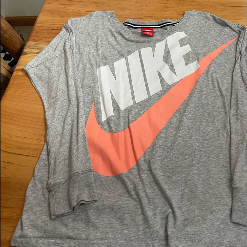 Nike 3/4 sleeve tee